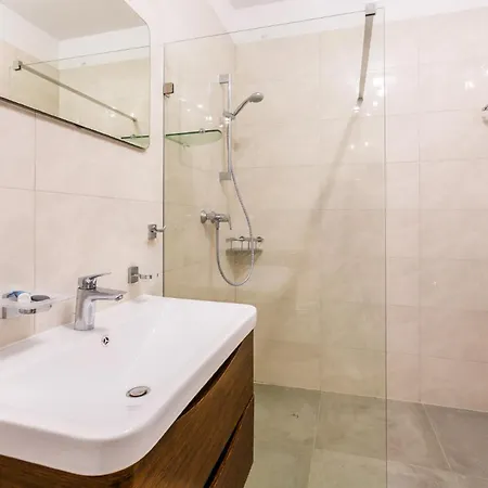 Vizula D - App Ulla - Mpolo * Medulin