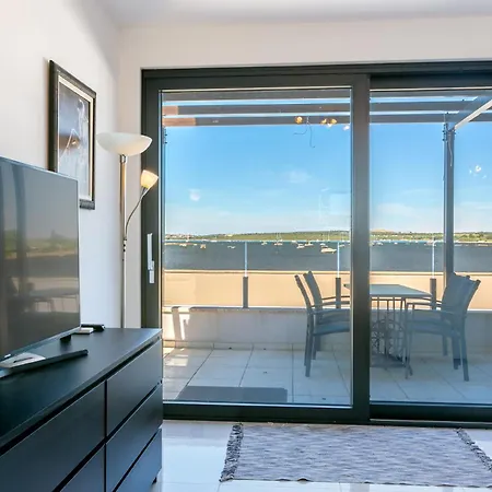 Vizula D - App Ulla - Mpolo Apartament *