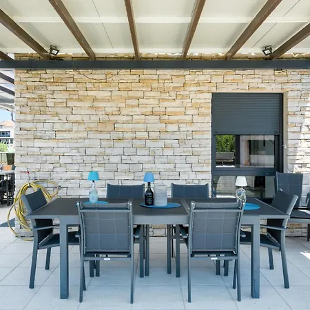 Vizula D - App Ulla - Mpolo * Medulin